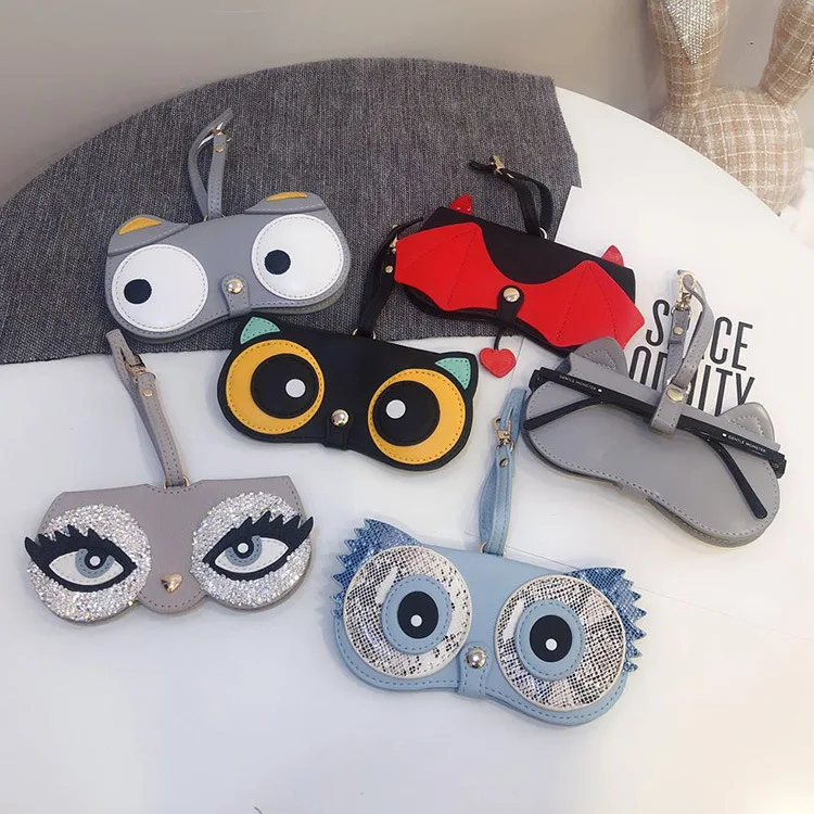 Cartoon cute glasses case portable sunglasses myopia glasses storage bag protective cover glasses bag pendant
Cartoon cute glasses case portable sunglasses myopia glasses storage bag protective cover glasses bag pendant