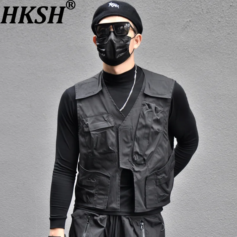 HKSH Dark Style Deconstruction Design Three-dimensional Pockets Waistcoat Safari Style Vest Men Personality Techwear Vest HK7555
HKSH Dark Style Deconstruction Design Three-dimensional Pockets Waistcoat Safari Style Vest Men Personality Techwear Vest HK7555