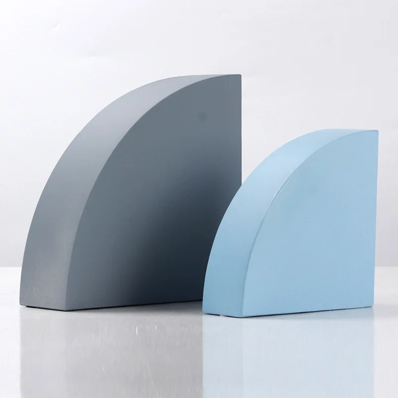 Italian minimalist metal fan ornament light luxury modern living room model room B & B creative art geometric decoration
Italian minimalist metal fan ornament light luxury modern living room model room B & B creative art geometric decoration