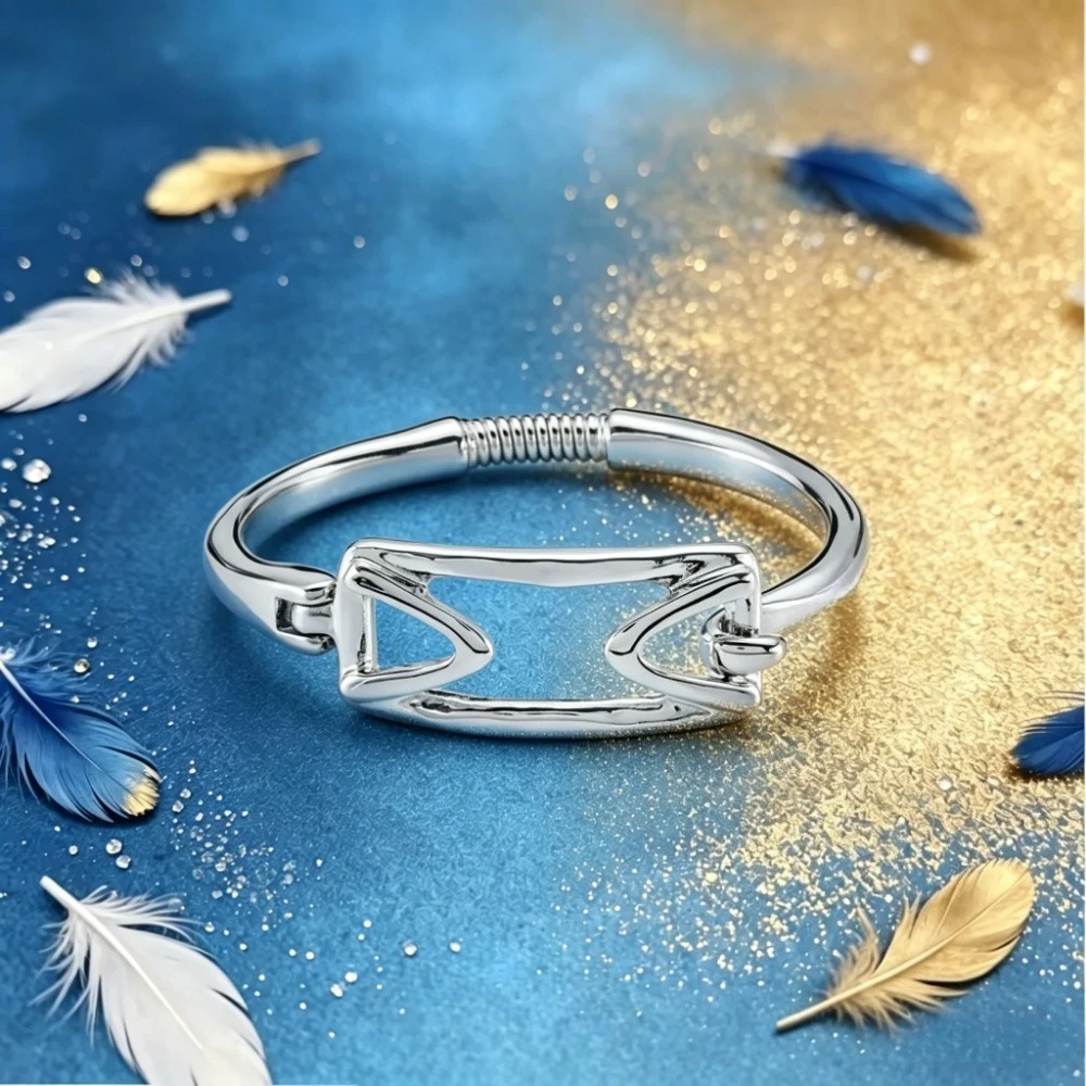 2026 New Spain S925 Silver Fashion Simple Hollow Bracelet European and American Style Boutique Jewelry
2026 New Spain S925 Silver Fashion Simple Hollow Bracelet European and American Style Boutique Jewelry