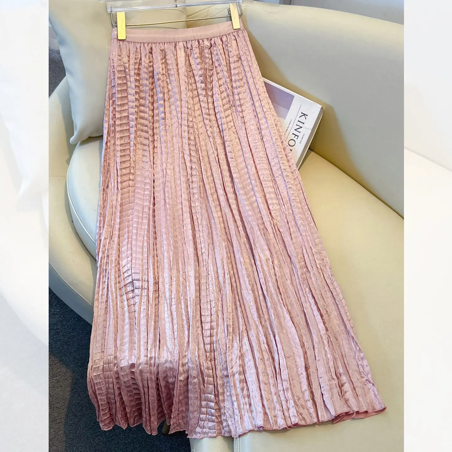 2026 Spring New Pleated Midi Skirt Women High Drape Elegant Umbrella Skirt Chic High Waist A-Line Long Pleated Skirts
2026 Spring New Pleated Midi Skirt Women High Drape Elegant Umbrella Skirt Chic High Waist A-Line Long Pleated Skirts