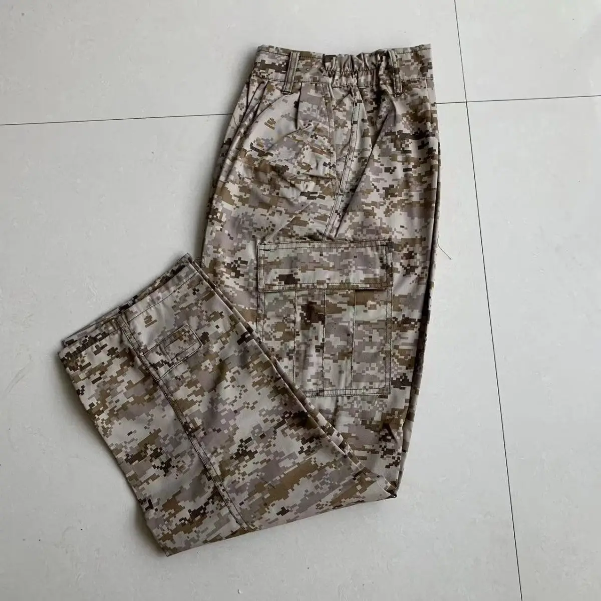 Ukraine spring and autumn training thickened outdoor wear-resistant camouflage training clothes pants
Ukraine spring and autumn training thickened outdoor wear-resistant camouflage training clothes pants