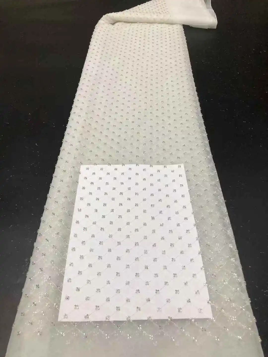 African Lace Fabric 2025 Sequins Beaded Embroidery Groom Nigerian Bridal High Quality French Tulle Lace Fabric For Wedding Dress
African Lace Fabric 2025 Sequins Beaded Embroidery Groom Nigerian Bridal High Quality French Tulle Lace Fabric For Wedding Dress