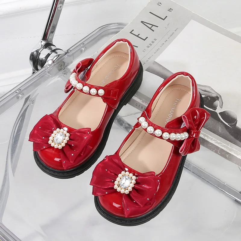 Sweet Children Princess Shoes Side Bowknot Kids Glossy PU Leather Shoes Fashion Pearl Versatile Girl Party Dress Mary Jane Shoes
Sweet Children Princess Shoes Side Bowknot Kids Glossy PU Leather Shoes Fashion Pearl Versatile Girl Party Dress Mary Jane Shoes