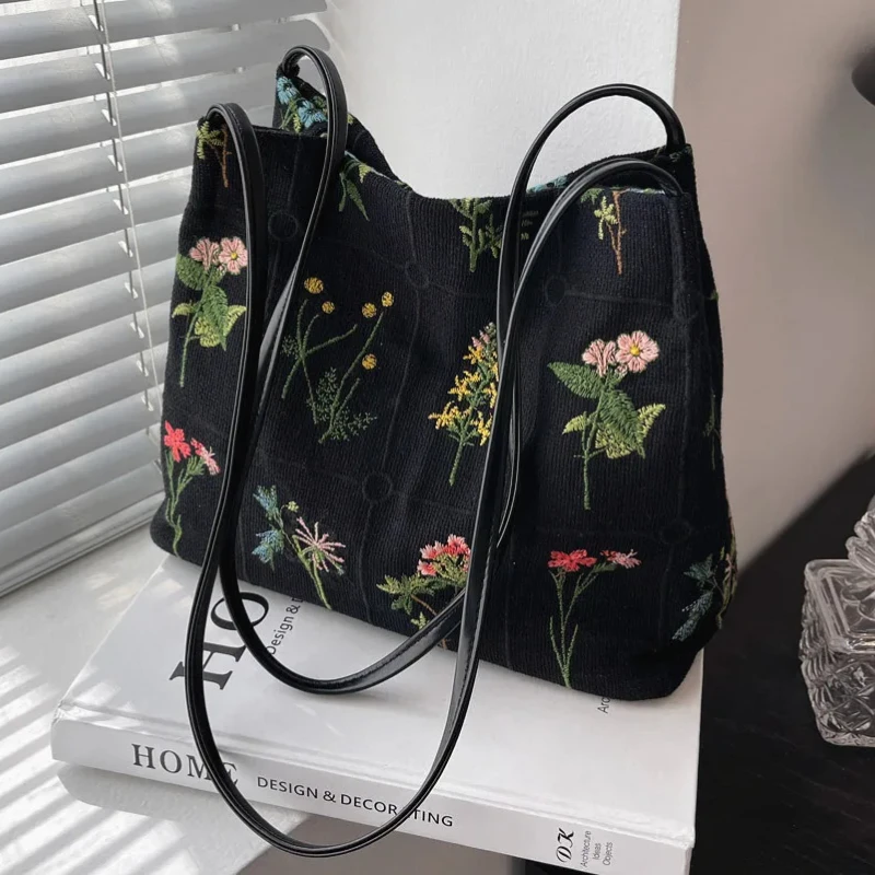 2025 Brand Simple Large Flowers Tote Bag New High-quality Fabric Versatile For Autumn And Winter High Capacity Handbags
2025 Brand Simple Large Flowers Tote Bag New High-quality Fabric Versatile For Autumn And Winter High Capacity Handbags