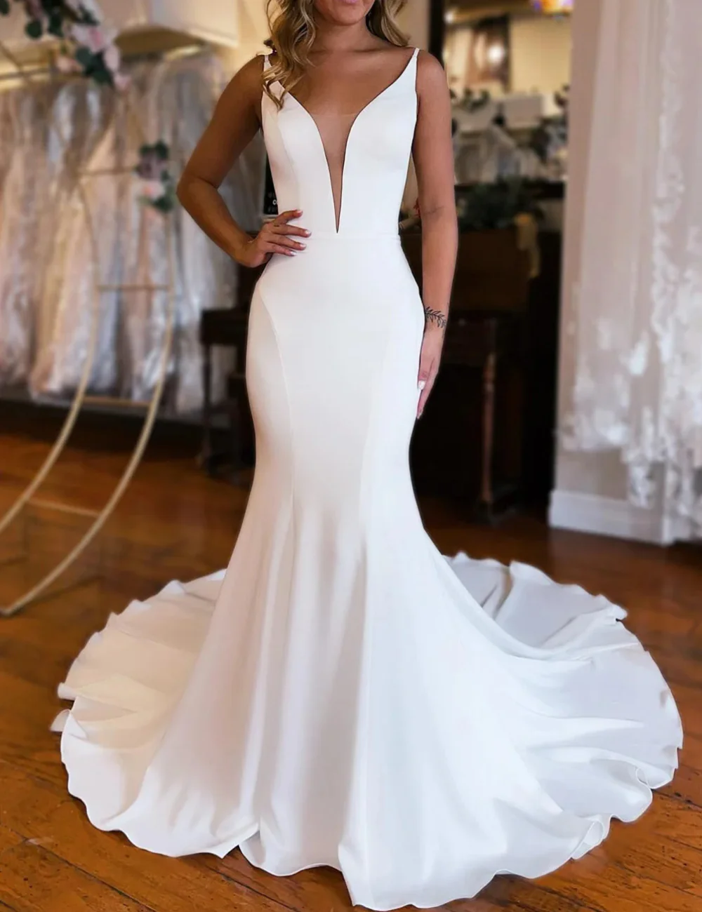 Sexy Long V Neck Satin Wedding Dresses Sleeveless Backless Mermaid Court Train Vestido De Noiva Bridal Gowns
Sexy Long V Neck Satin Wedding Dresses Sleeveless Backless Mermaid Court Train Vestido De Noiva Bridal Gowns