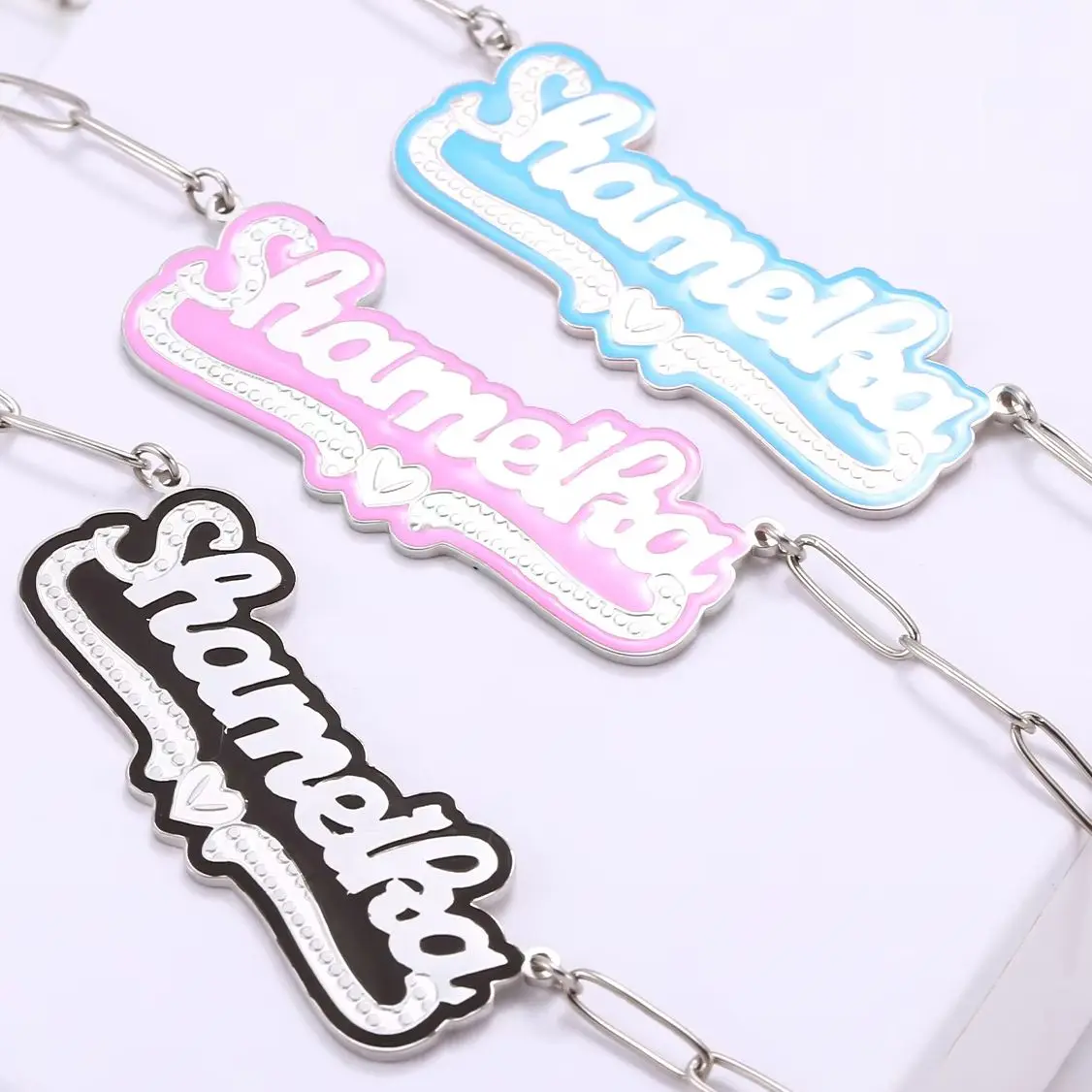 Oiled Custom Name Enamel Necklace Personalized Stainless Steel Horizontal Pendant Everyday Women Jewelry Gift For Mothers' Day
Oiled Custom Name Enamel Necklace Personalized Stainless Steel Horizontal Pendant Everyday Women Jewelry Gift For Mothers' Day