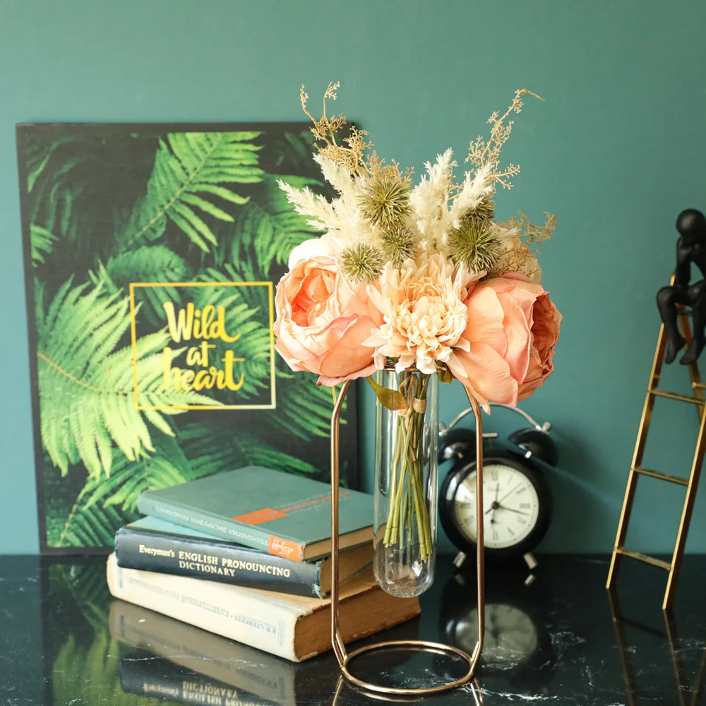 European Style Retro Light Artificial Flower Living Room Rose Hand Tied Bouquet Home Decore Wedding Table Decoration
European Style Retro Light Artificial Flower Living Room Rose Hand Tied Bouquet Home Decore Wedding Table Decoration