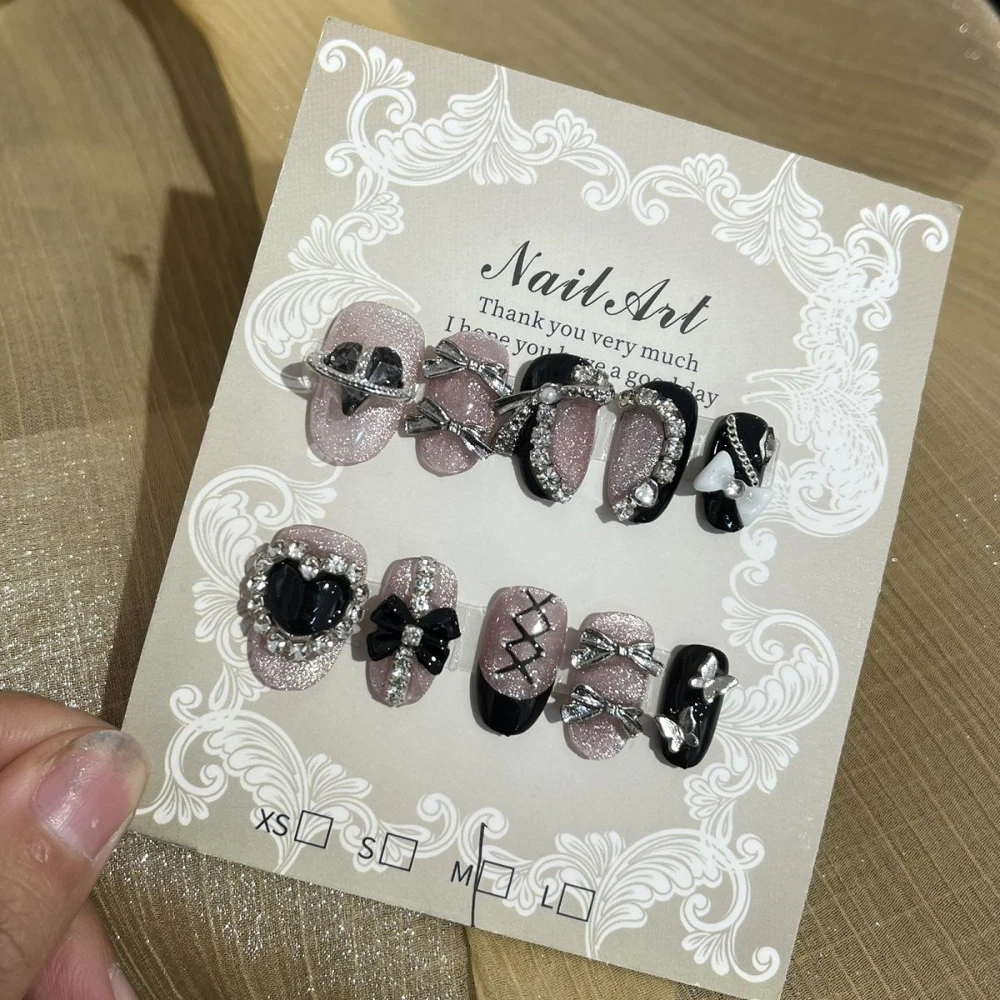 Sweet Cool Handmade Short Ruond Wearable Press On Nails Metal Bowknot Butterfly Diamond Pearl Chain Sparkle Powder Fake Nails
Sweet Cool Handmade Short Ruond Wearable Press On Nails Metal Bowknot Butterfly Diamond Pearl Chain Sparkle Powder Fake Nails