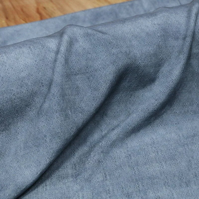 This is a natural tussah silk fabric with dirty dyeing technique and stir-fried color designed by national trend designer 
This is a natural tussah silk fabric with dirty dyeing technique and stir-fried color designed by national trend designer