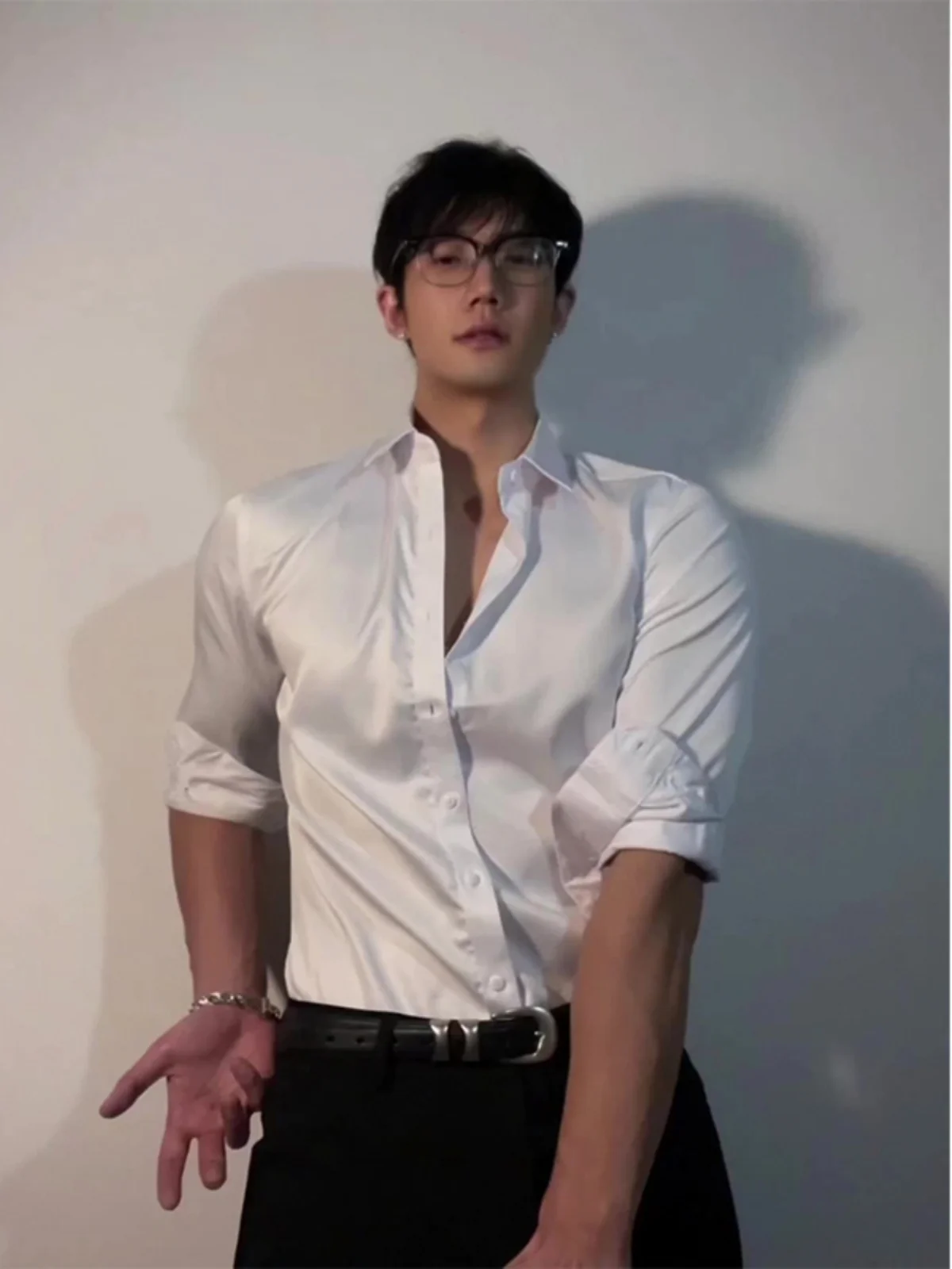 Ele White Long Sve irt for Men Durable Youthful Sle Inner Wear Casual Smart Casual V-Ne Button Closure Color
Ele White Long Sve irt for Men Durable Youthful Sle Inner Wear Casual Smart Casual V-Ne Button Closure Color