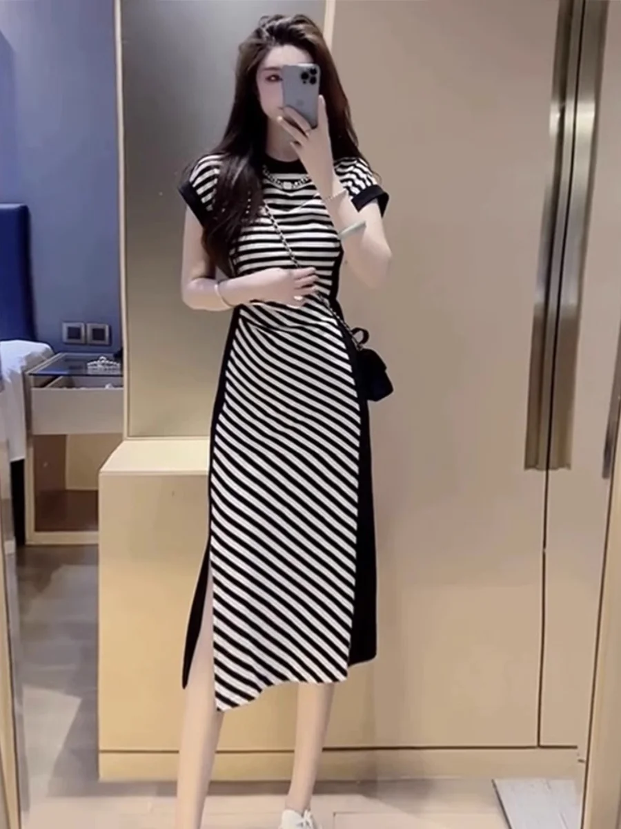 Elegant Slimming Stripe Dress Women's Summer High Waist Design Casual Fashionable Midi Skirt Short Sleeve round Neck H-Shape
Elegant Slimming Stripe Dress Women's Summer High Waist Design Casual Fashionable Midi Skirt Short Sleeve round Neck H-Shape