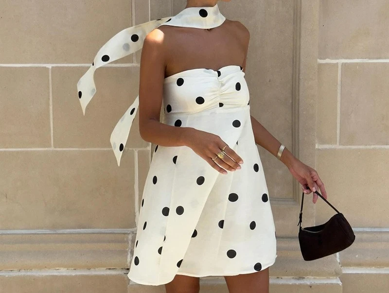 New Temperament Noble Tube Top Dress Loose Fashion Versatile Polka Dot Print Skirt with Scarf
New Temperament Noble Tube Top Dress Loose Fashion Versatile Polka Dot Print Skirt with Scarf
