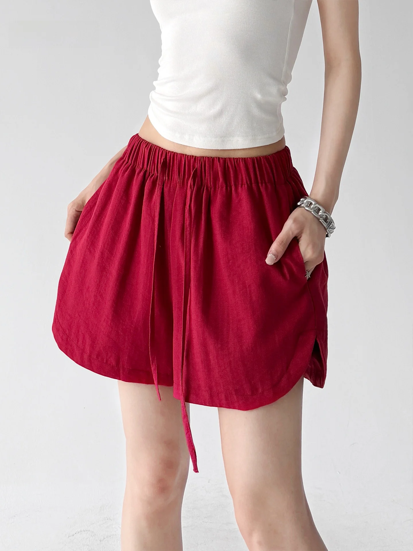 Dopamine Style Loose Red Shorts Women's Summer 2026 Casual Sports Pants High Waist Straight Leg Cotton Blend Fiber
Dopamine Style Loose Red Shorts Women's Summer 2026 Casual Sports Pants High Waist Straight Leg Cotton Blend Fiber