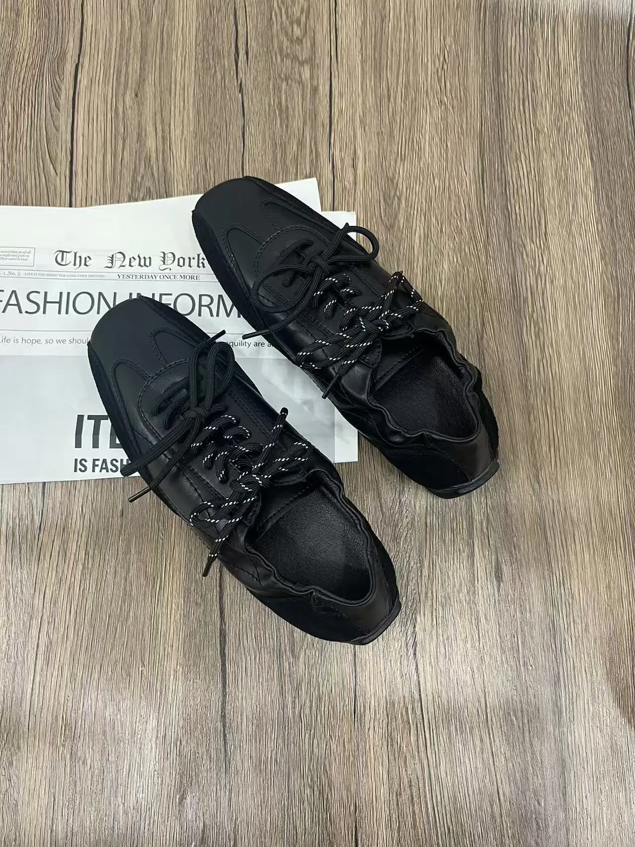 Comfortable Commuter Men's Shoes Lazy Lacing Ultra Soft Flat Bottom Versatile Agan Shoes Simple Dequn Casual Shoes
Comfortable Commuter Men's Shoes Lazy Lacing Ultra Soft Flat Bottom Versatile Agan Shoes Simple Dequn Casual Shoes