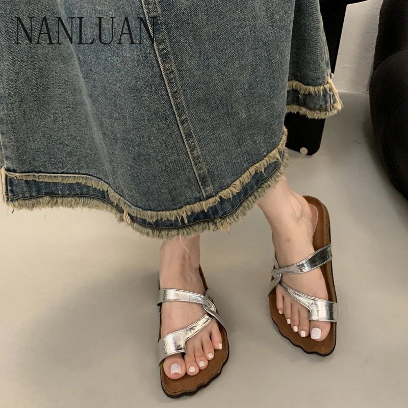 2024 Boutique Summer Fashion Sandals Comfortable Thick-soled Solid Color Women's Shoes Trendy Hot-selling Fashion Sandals
2024 Boutique Summer Fashion Sandals Comfortable Thick-soled Solid Color Women's Shoes Trendy Hot-selling Fashion Sandals