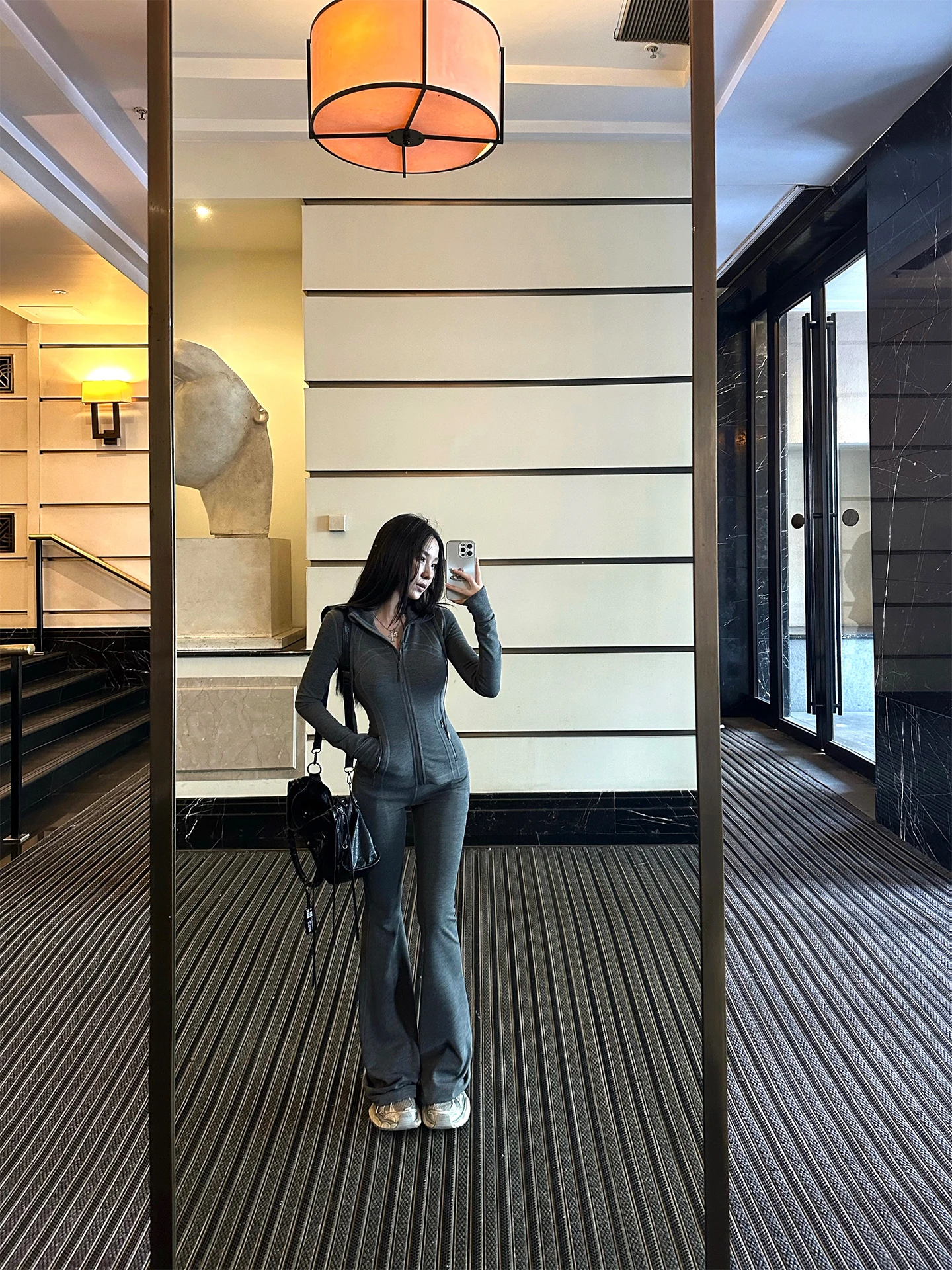 Комплект FuunJey: худи Slim Fit для йоги и повседневные брюки для женщин, с длинными рукавами, на молнии, осенний модный ансамбль
Комплект FuunJey: худи Slim Fit для йоги и повседневные брюки для женщин, с длинными рукавами, на молнии, осенний модный ансамбль