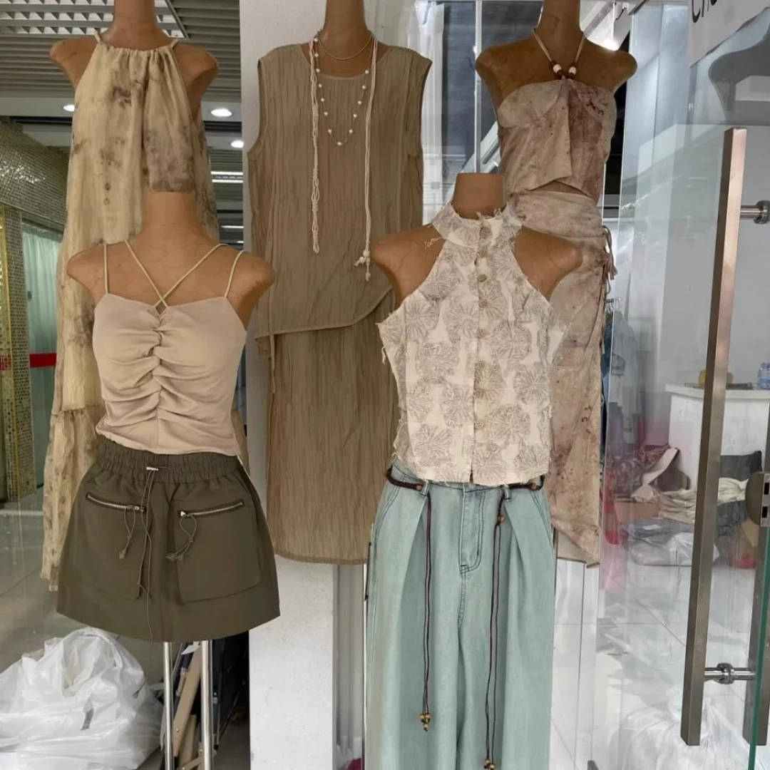 1PC Female Kraft Paper Flat Cloth Mannequin For Body Prop Fake Chest Universal Wheel Base Rack for Clothing Model Display A006
1PC Female Kraft Paper Flat Cloth Mannequin For Body Prop Fake Chest Universal Wheel Base Rack for Clothing Model Display A006