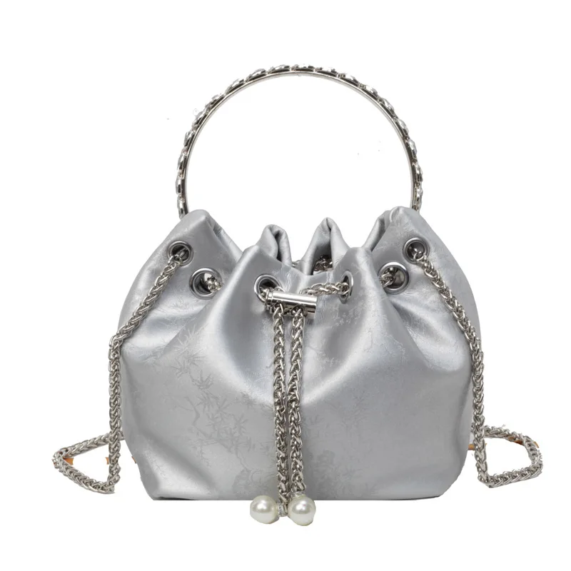 Popular Shoulder Bag Underarm New Chain Crossbody Portable Bucket Handbags for Women High-quality Messenger Versatile Luxury Y2k
Popular Shoulder Bag Underarm New Chain Crossbody Portable Bucket Handbags for Women High-quality Messenger Versatile Luxury Y2k