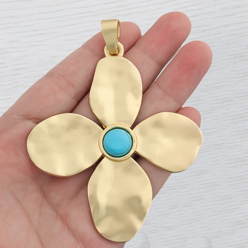 1 x Cross Shape with Turquoise Four Petal Flower Large Pendant Exaggerated Fashion Floral Accessories For DIY Necklace Jewelry
1 x Cross Shape with Turquoise Four Petal Flower Large Pendant Exaggerated Fashion Floral Accessories For DIY Necklace Jewelry