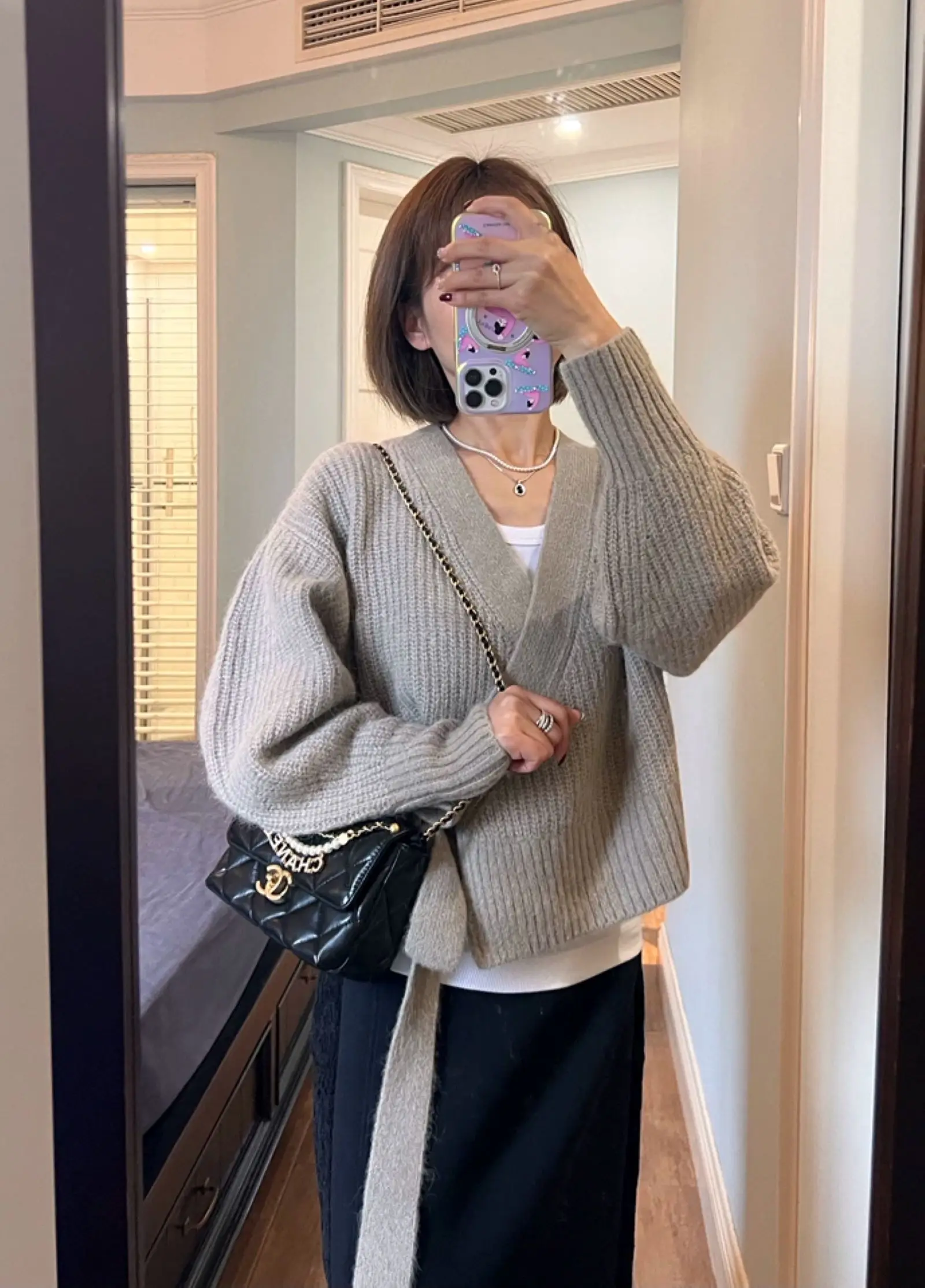 Ethereal 2025 spring new style of Women's casual Standard beige wrap cardigan
Ethereal 2025 spring new style of Women's casual Standard beige wrap cardigan