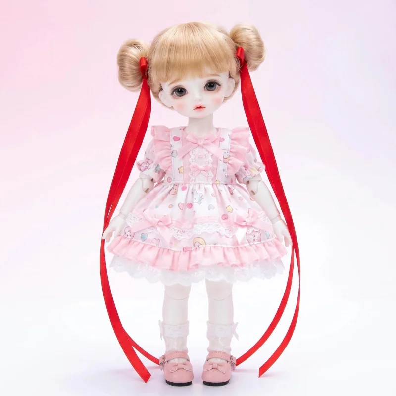 Синтетический мохеровый парик для кукол BJD 1/12, 1/8, 1/6, Twins Lovely Dumping Pony, для OB11, YOSD, размер волос от 3-4 до 6-7 дюймов, аксессуары для кукол.
Синтетический мохеровый парик для кукол BJD 1/12, 1/8, 1/6, Twins Lovely Dumping Pony, для OB11, YOSD, размер волос от 3-4 до 6-7 дюймов, аксессуары для кукол.