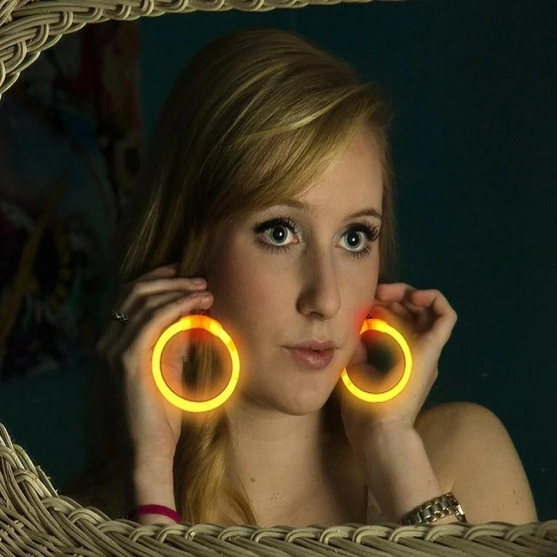 30 Pair Women Girls Party Glow Sticks Ear Hoop Earrings Rave Parties Birthdays Bar Holiday navidad Wedding Festival
30 Pair Women Girls Party Glow Sticks Ear Hoop Earrings Rave Parties Birthdays Bar Holiday navidad Wedding Festival