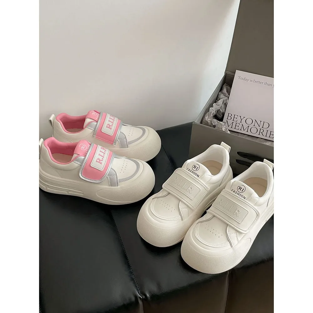 Thick Soled Fashion Board Shoes Spring/summer 2024 Flat Heels Women Casual Shoes Lightweight Bright Colored Women Shoes 24-197
Thick Soled Fashion Board Shoes Spring/summer 2024 Flat Heels Women Casual Shoes Lightweight Bright Colored Women Shoes 24-197