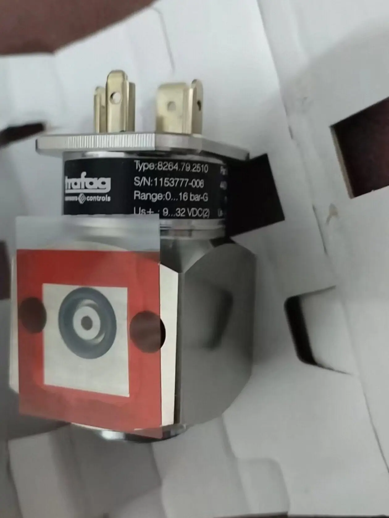 New trafag pressure sensor 8264.79.2510 original and genuinein stock
New trafag pressure sensor 8264.79.2510 original and genuinein stock