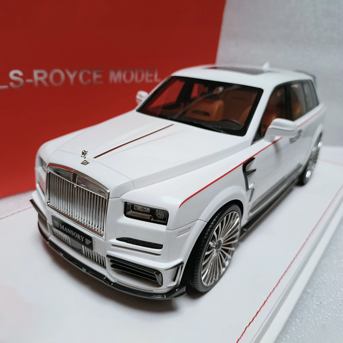 SC 1:18 Scale Resin White Mansory Rolls Cullinan Limousine Toys Cars Model Classics Nostalgia Adult Souvenir Gift Static Display
SC 1:18 Scale Resin White Mansory Rolls Cullinan Limousine Toys Cars Model Classics Nostalgia Adult Souvenir Gift Static Display