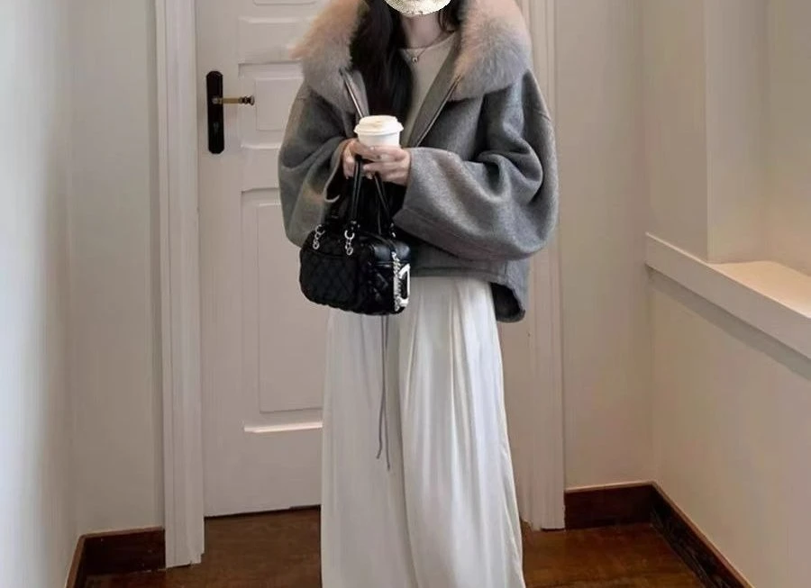 Мягкий восковой повседневный вязаный кардиган с капюшоном, женский свитер 2022, осень и зима, новая свободная куртка с меховым воротником, ленивый стиль, топ
Мягкий восковой повседневный вязаный кардиган с капюшоном, женский свитер 2022, осень и зима, новая свободная куртка с меховым воротником, ленивый стиль, топ