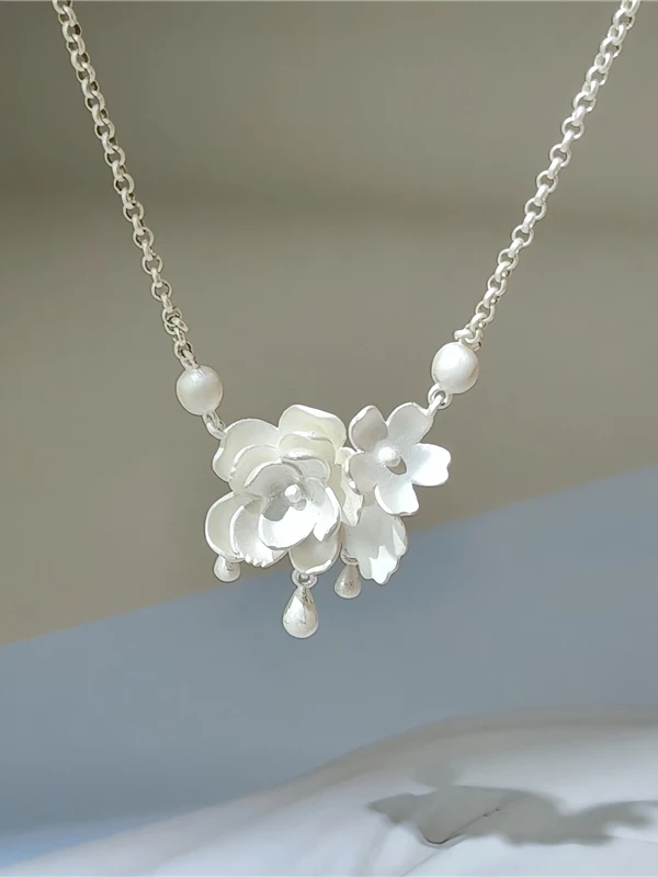 Fashionable S925 Sterling Silver White Burning Artistic Vintage Luxury Jasmine Flower Opening Necklace for Women
Fashionable S925 Sterling Silver White Burning Artistic Vintage Luxury Jasmine Flower Opening Necklace for Women