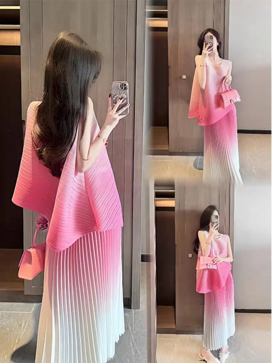 Pink pleated set skirt for women's summer new style casual internet red dress two-piece set
Pink pleated set skirt for women's summer new style casual internet red dress two-piece set