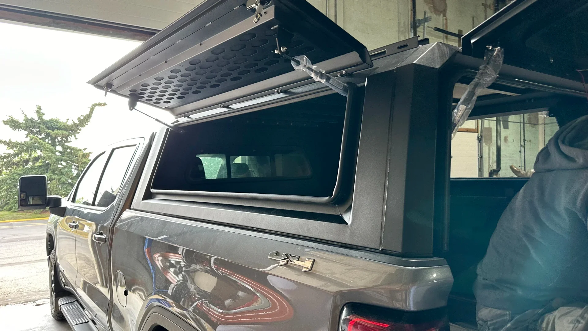 CoolCar Truck 4X4 аксессуары навесы водонепроницаемый стальной навес Sierra 1500 навес для продажи
CoolCar Truck 4X4 аксессуары навесы водонепроницаемый стальной навес Sierra 1500 навес для продажи
