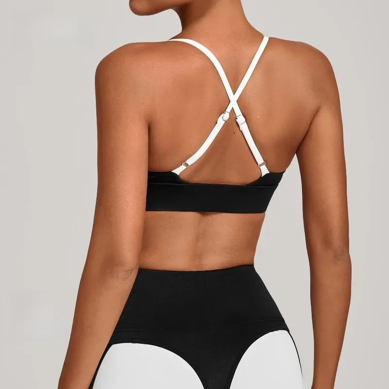 Women's Tight Yoga Bra with Adjustable Shoulder Straps Sports Bra with Shock Absorption and Color Blocking Outdoor Fitness Top
Women's Tight Yoga Bra with Adjustable Shoulder Straps Sports Bra with Shock Absorption and Color Blocking Outdoor Fitness Top