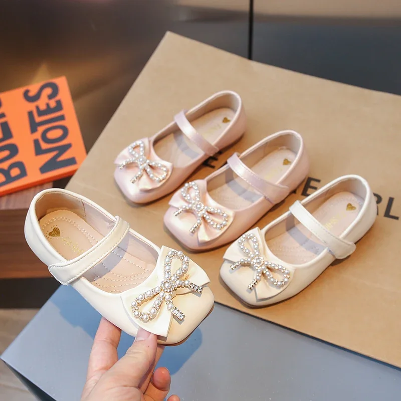 New Girls Mary Janes Pearls Bow Hook & Loop Kids Fashion Princess Shoes Shallow Square-toe Children Flats for Wedding Party Soft
New Girls Mary Janes Pearls Bow Hook & Loop Kids Fashion Princess Shoes Shallow Square-toe Children Flats for Wedding Party Soft