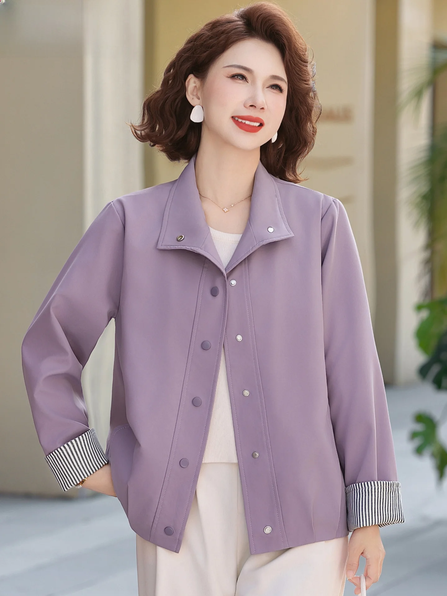 Spring Fashion Short Coat for Short Women Middle-Aged And Elderly Ladies Stylish Korean Design Breathable Lightweight Jacket
Spring Fashion Short Coat for Short Women Middle-Aged And Elderly Ladies Stylish Korean Design Breathable Lightweight Jacket