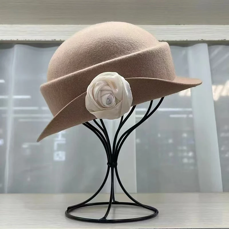 French light luxury Australian wool felt hat Hepburn style camellia flower small brim basin hat women elegant banquet top hat
French light luxury Australian wool felt hat Hepburn style camellia flower small brim basin hat women elegant banquet top hat