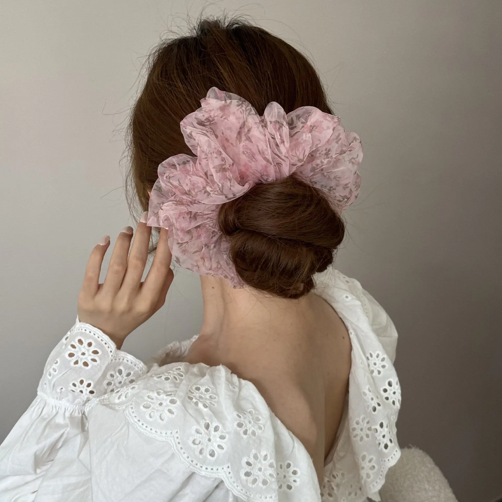 Tulle Floral Mesh Scrunchie Hair Tie for Ponytail Soft Elegant Korean Style New 2026 Gentle Daily Hair Accessory Styling Tools
Tulle Floral Mesh Scrunchie Hair Tie for Ponytail Soft Elegant Korean Style New 2026 Gentle Daily Hair Accessory Styling Tools