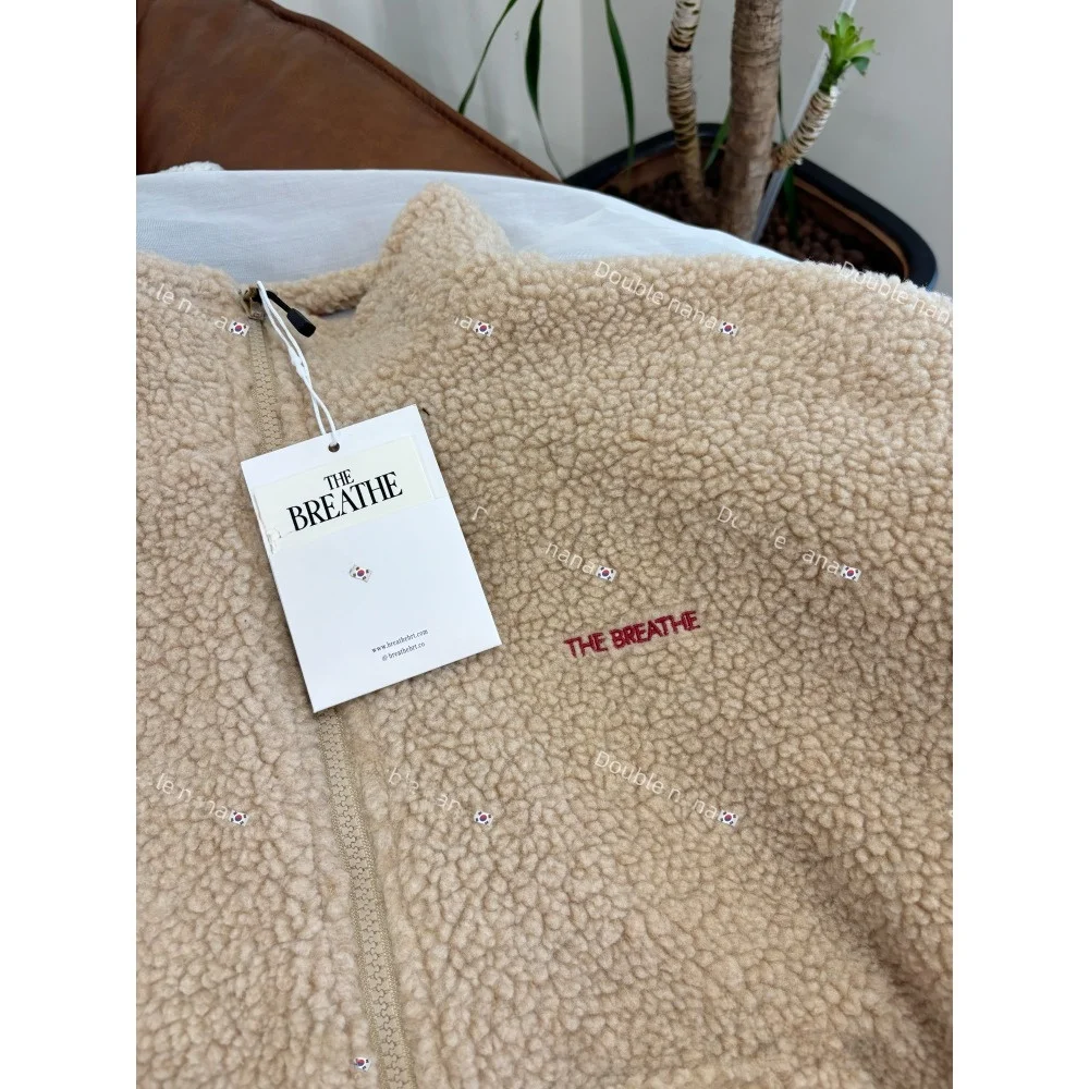 Двусторонняя женская длинная куртка East Gate Breathe Vintage из утолщенного хлопка с эффектом овчины, свободного кроя, с защитой от старения
Двусторонняя женская длинная куртка East Gate Breathe Vintage из утолщенного хлопка с эффектом овчины, свободного кроя, с защитой от старения