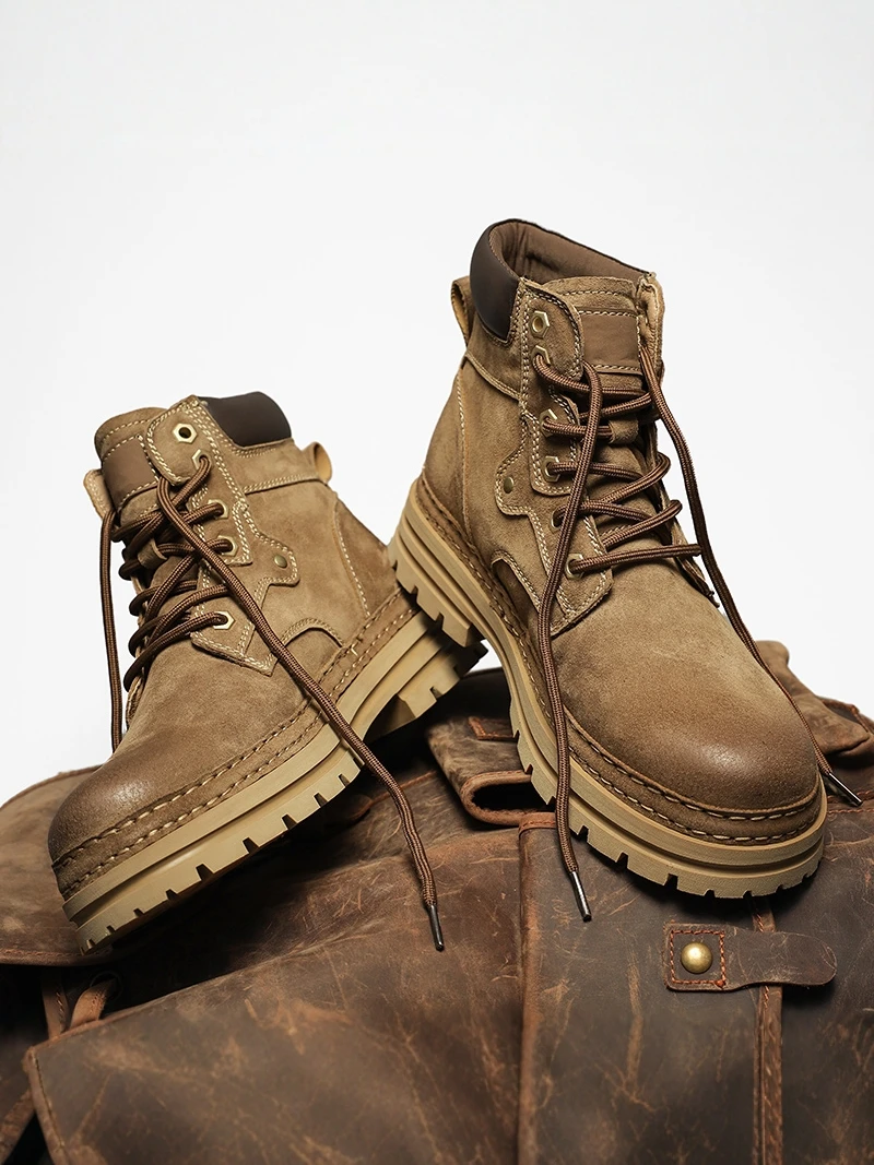 Men's Winter Boots Retro British Style Casual High Top Fleece Lined Warm Leather Shoes for Motorcycle Workwear
Men's Winter Boots Retro British Style Casual High Top Fleece Lined Warm Leather Shoes for Motorcycle Workwear