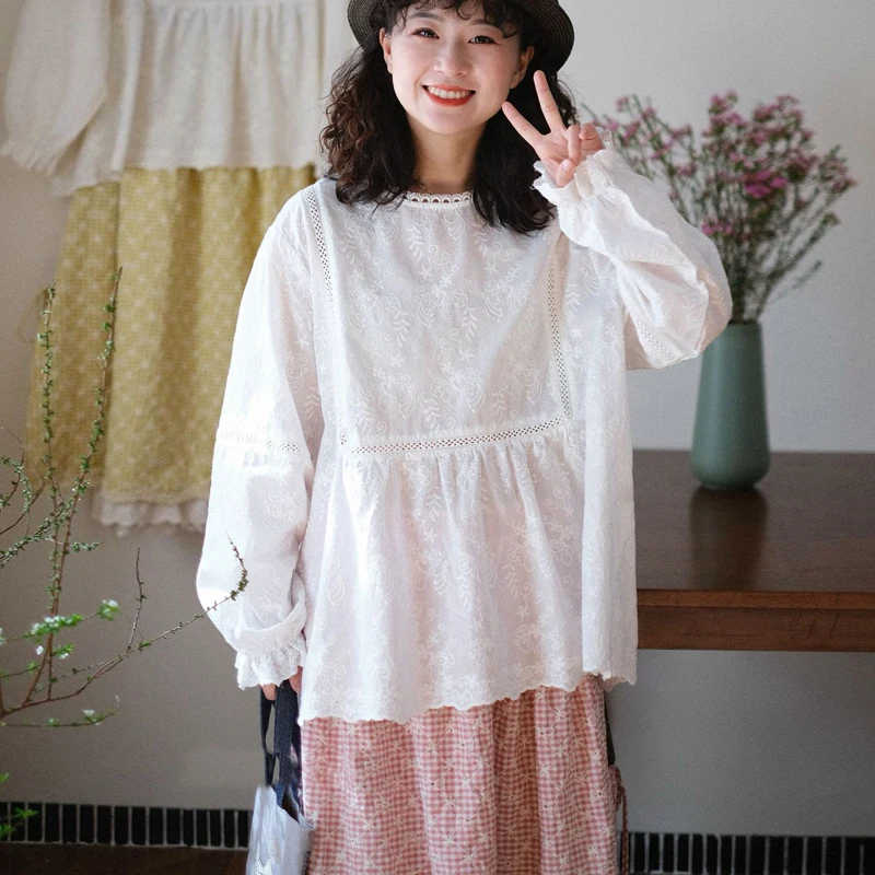 Johnature 2025 Spring New Forest Solid Color Embroidery Babydoll Shirt Loose Casual Lace Japanese Vintage Simple Tops Women
Johnature 2025 Spring New Forest Solid Color Embroidery Babydoll Shirt Loose Casual Lace Japanese Vintage Simple Tops Women