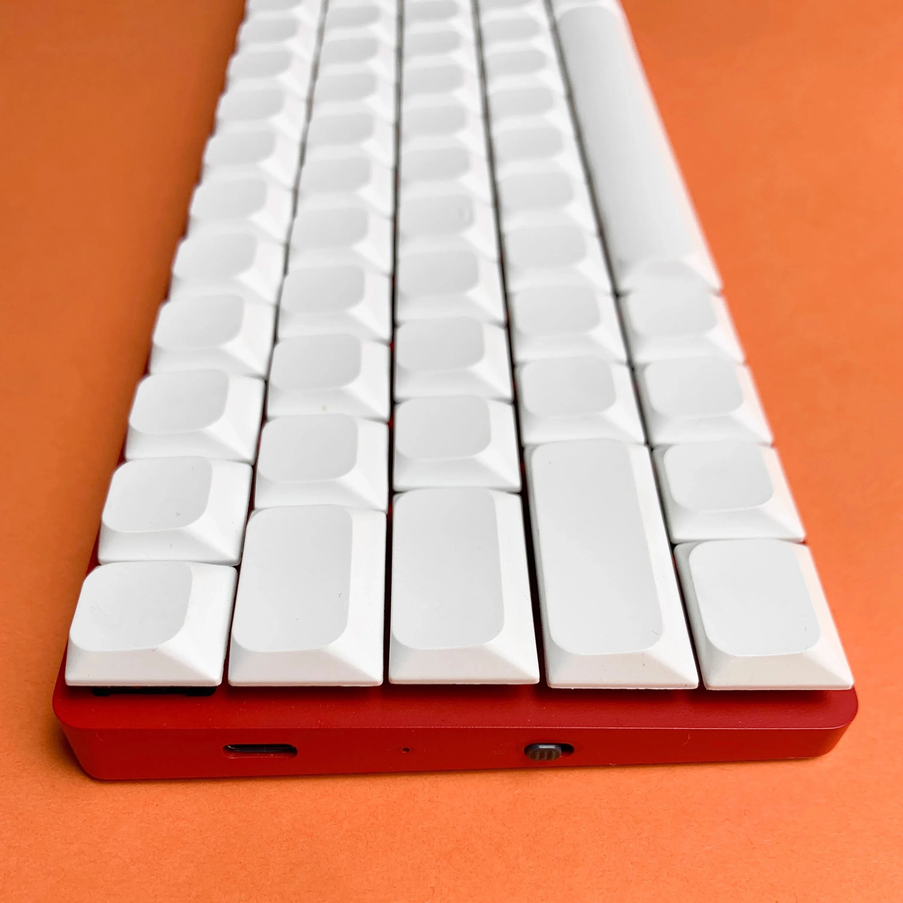 Low axis ultra-thin JWA height mechanical keyboard DIY non-engraved PBT keycap 61/64/75/87/96/104
Low axis ultra-thin JWA height mechanical keyboard DIY non-engraved PBT keycap 61/64/75/87/96/104