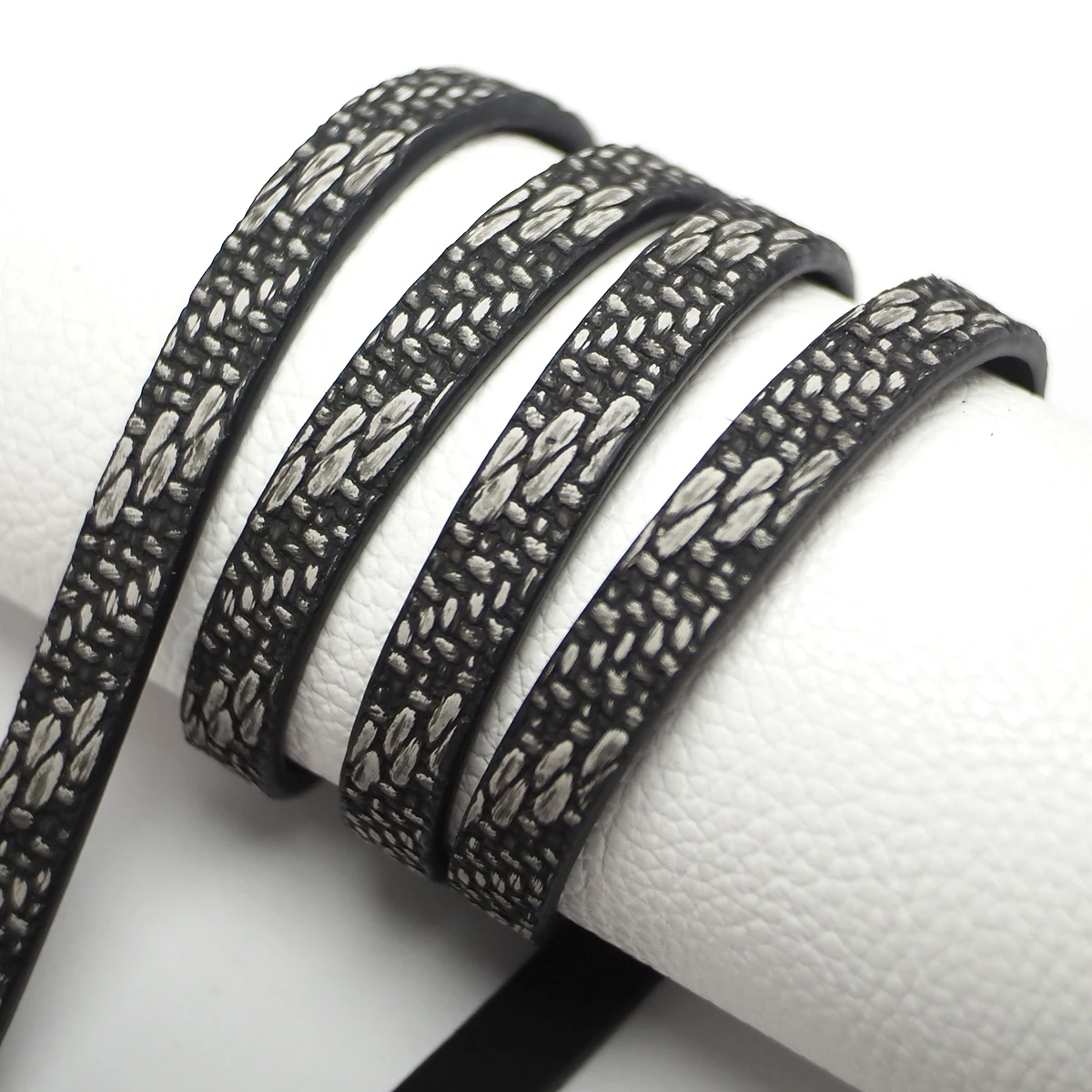 46inches Black Leather Cord,Embossed Paint White Braided Leather Strip, Three-Dimensional Texture Bracelet Making,Vintage Cord
46inches Black Leather Cord,Embossed Paint White Braided Leather Strip, Three-Dimensional Texture Bracelet Making,Vintage Cord