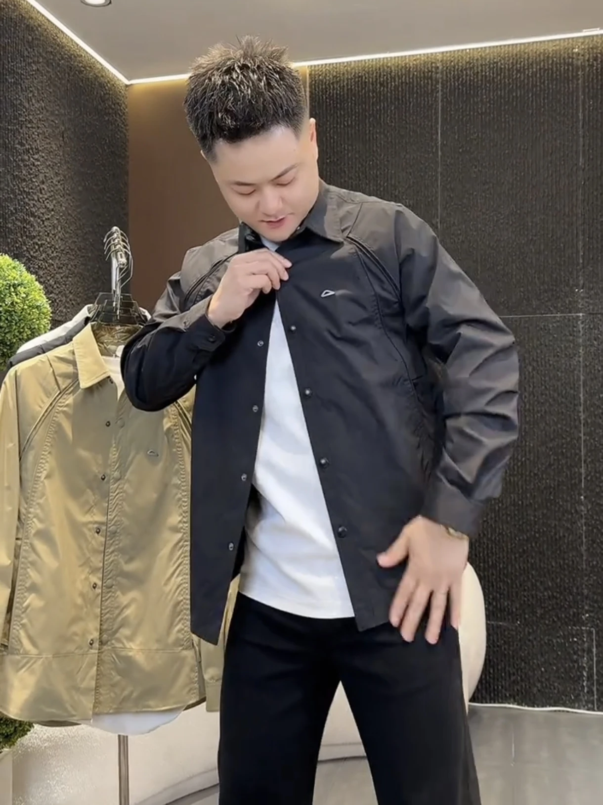 Spring New Arrival Men's Fashionable Workwear Jacket Patchwork Collar Lightweight Versatile Business Shirt Outerwear
Spring New Arrival Men's Fashionable Workwear Jacket Patchwork Collar Lightweight Versatile Business Shirt Outerwear