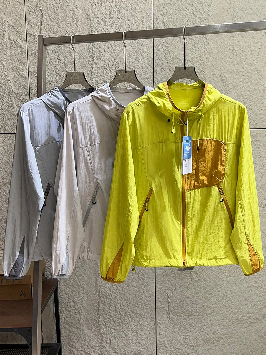 Outdoor Lightweight Men's Hooded Sun Protection Jacket UPF50 Color Block Breathable Summer Cool Sensation Casual Style
Outdoor Lightweight Men's Hooded Sun Protection Jacket UPF50 Color Block Breathable Summer Cool Sensation Casual Style
