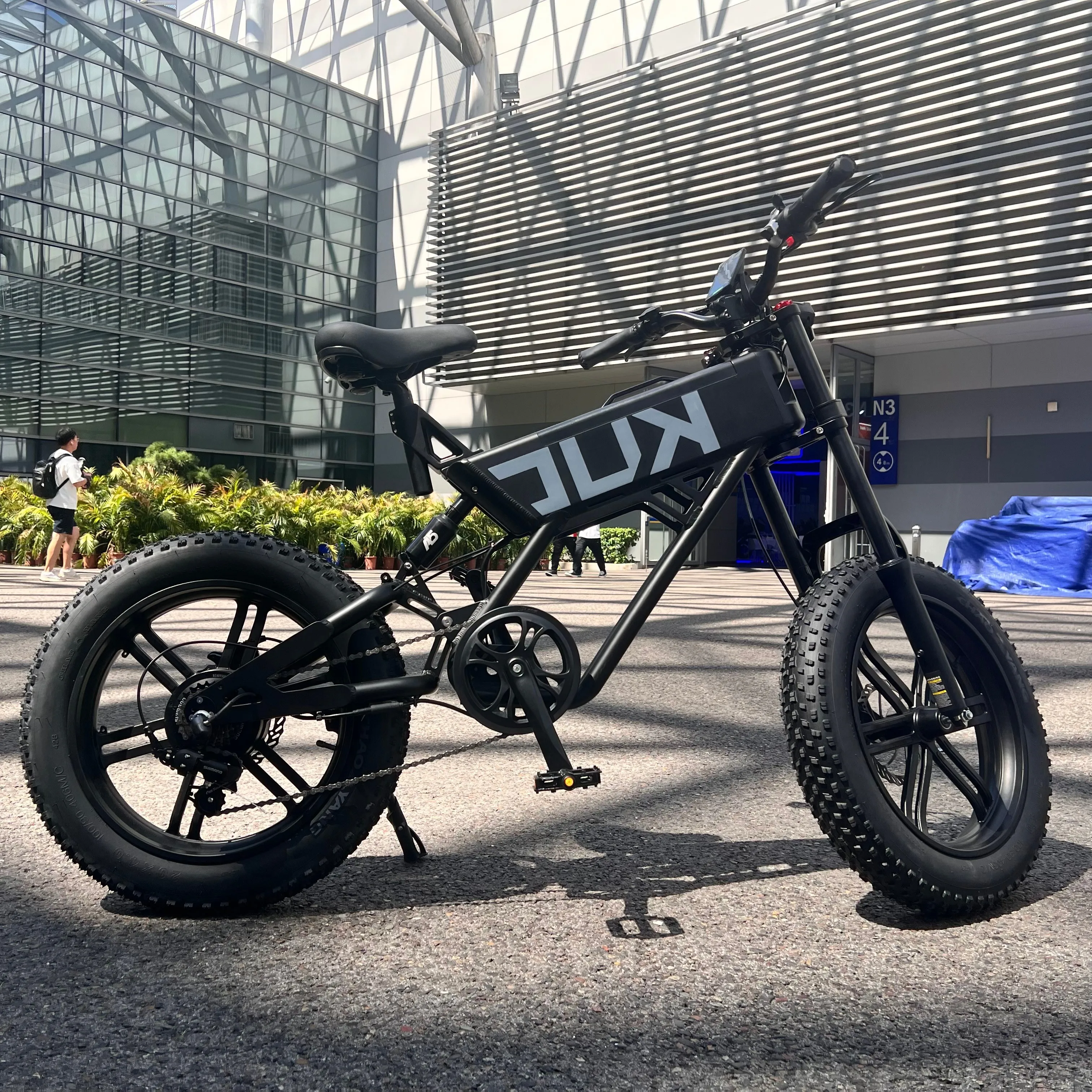 STLF Fashion 2024 City Electric Motorbike 750W 1000W Motor Ebike Electric Tricycles Fat Tire 48V 32MPH Off-road E-bike
STLF Fashion 2024 City Electric Motorbike 750W 1000W Motor Ebike Electric Tricycles Fat Tire 48V 32MPH Off-road E-bike