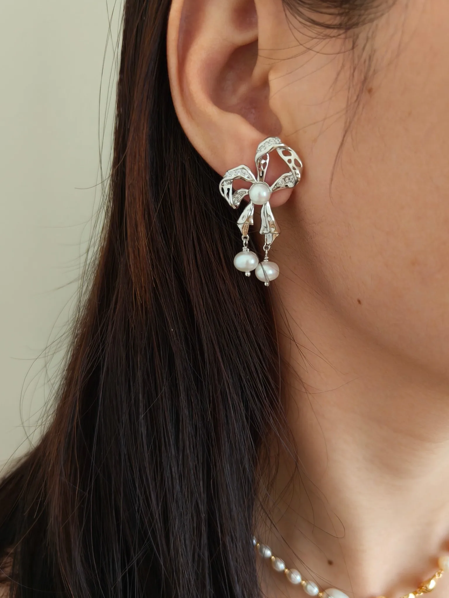Fashion Style S925 Sterling Silver Natural Freshwater Pearl Earrings for Girls Jewelry
Fashion Style S925 Sterling Silver Natural Freshwater Pearl Earrings for Girls Jewelry