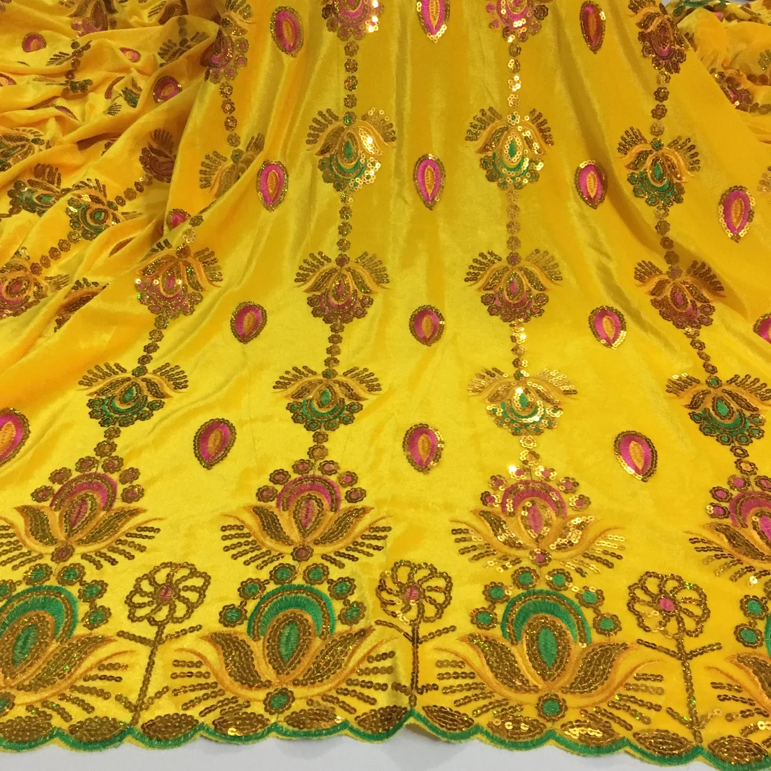 Yellow Sequins Velvet Lace Fabric 2020 High Quality African Lace Fabric with Sequins French Lace Fabric for Evening Dress LYX08A
Yellow Sequins Velvet Lace Fabric 2020 High Quality African Lace Fabric with Sequins French Lace Fabric for Evening Dress LYX08A