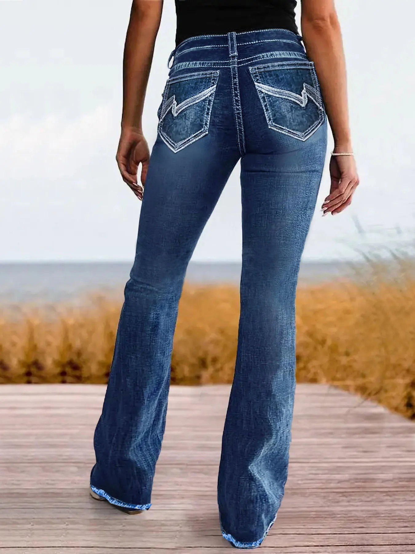 Women's Plus Size Dark Blue Washed Pocket Wave Embroidery Denim Flare Pants, Stretchy Hip-Lifting Retro Frayed Hem Long Pants
Women's Plus Size Dark Blue Washed Pocket Wave Embroidery Denim Flare Pants, Stretchy Hip-Lifting Retro Frayed Hem Long Pants
